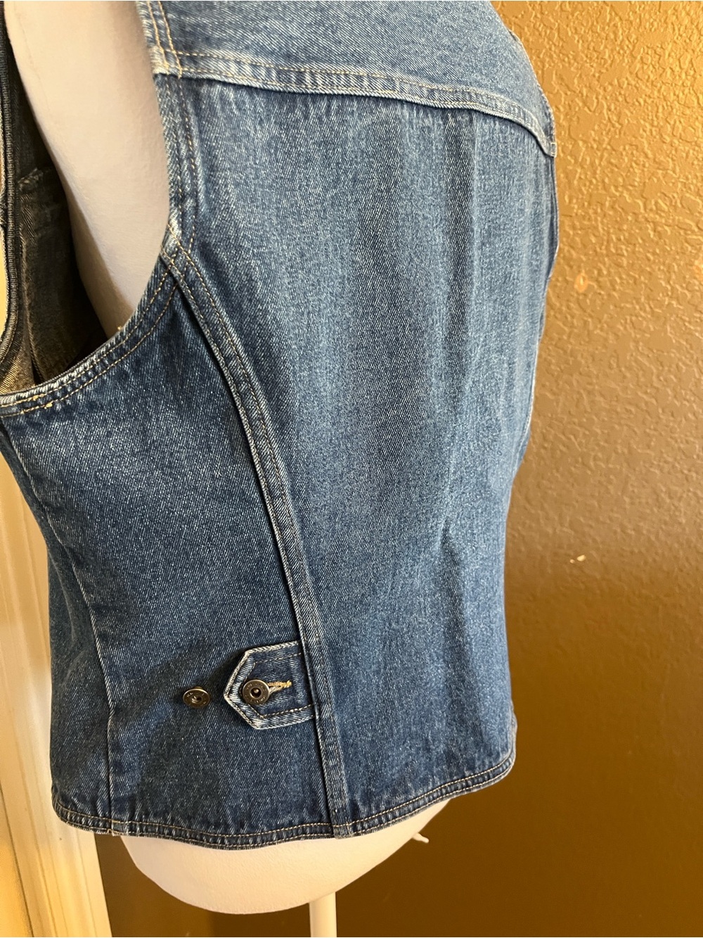Classic Denim Vest in Medium Blue size L - Picture 3 of 7